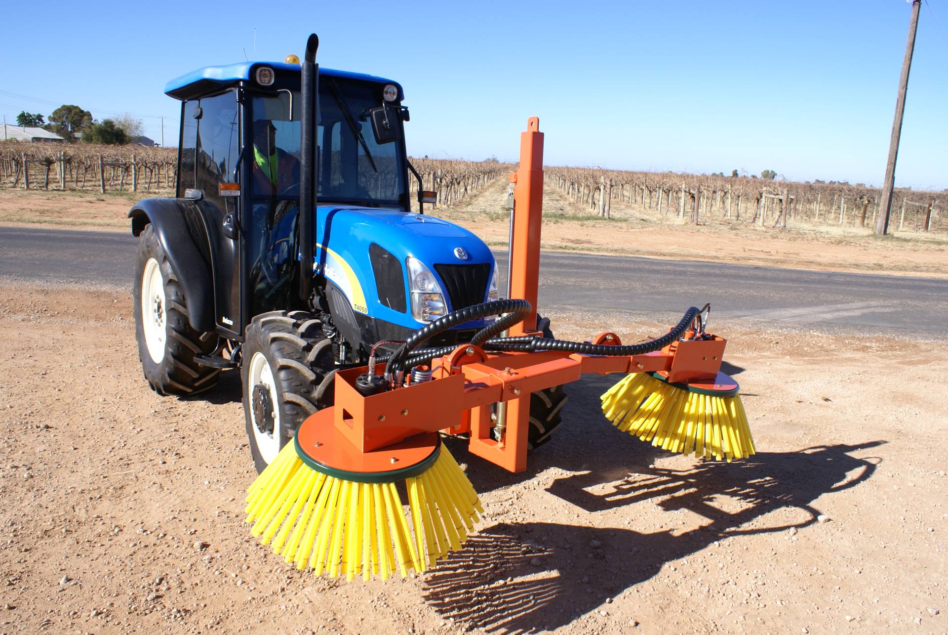 Single-Pole-Front-Mounted-Twin-Sweeper-1