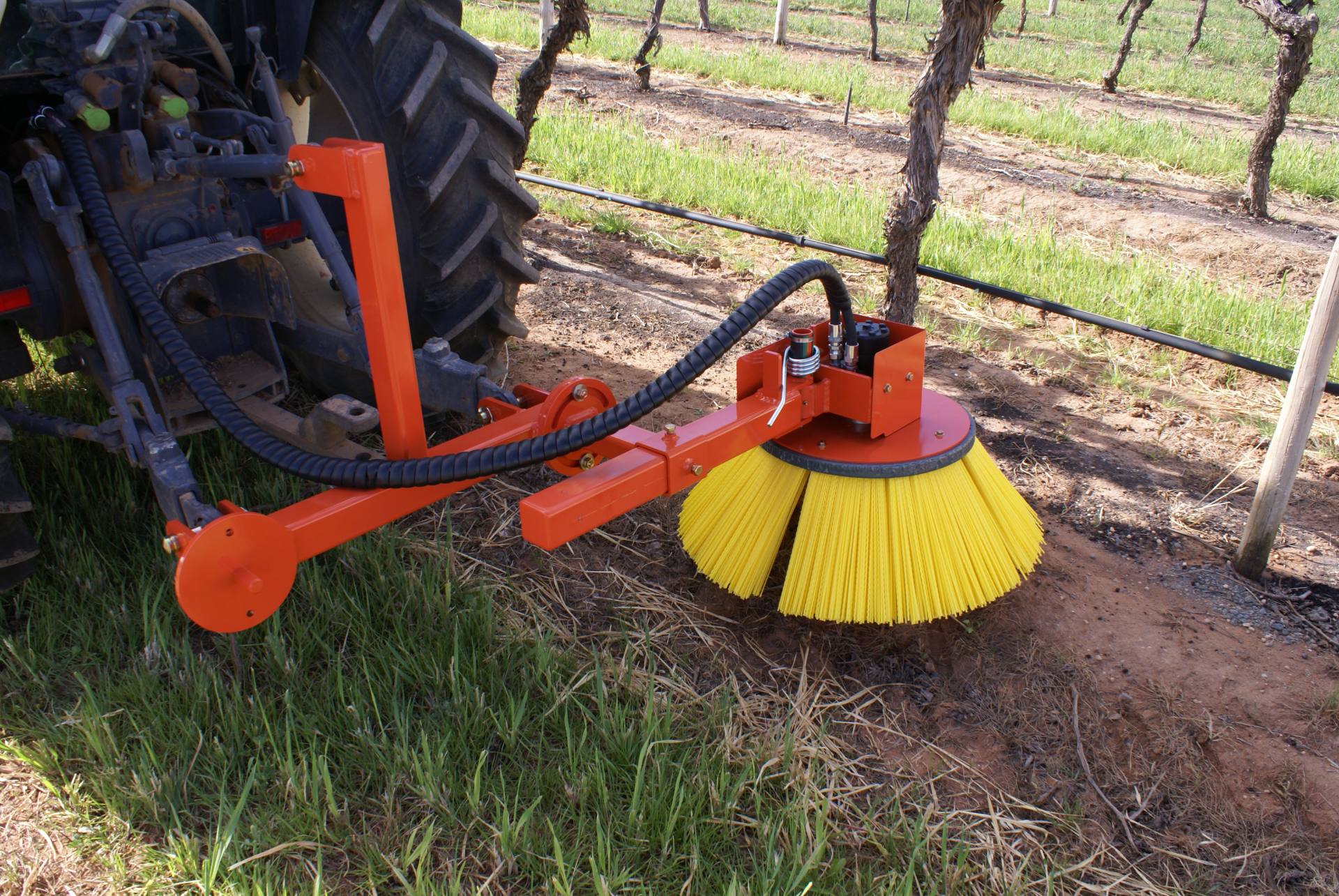 Single-side-Standard-Vineyard-Sweeper